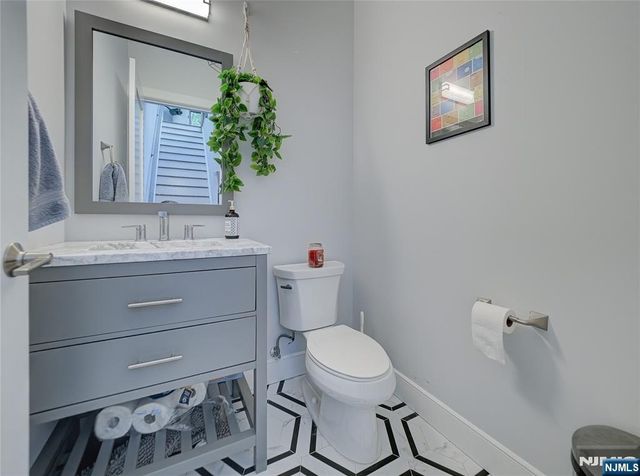 403 Northwood Way A, Palisades Park, NJ 07650