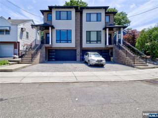 403 Northwood Way A, Palisades Park, NJ 07650