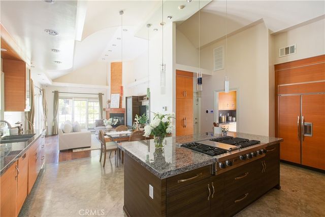 899 S Santa Anita, San Marino, CA 91108