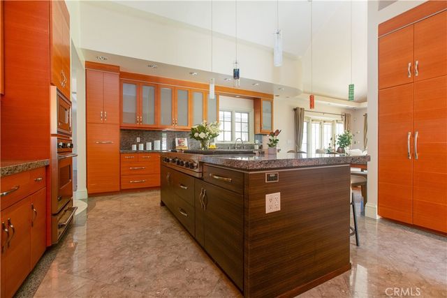 899 S Santa Anita, San Marino, CA 91108