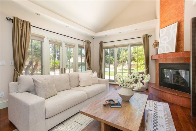 899 S Santa Anita, San Marino, CA 91108