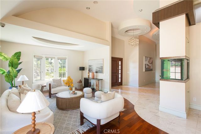 899 S Santa Anita, San Marino, CA 91108