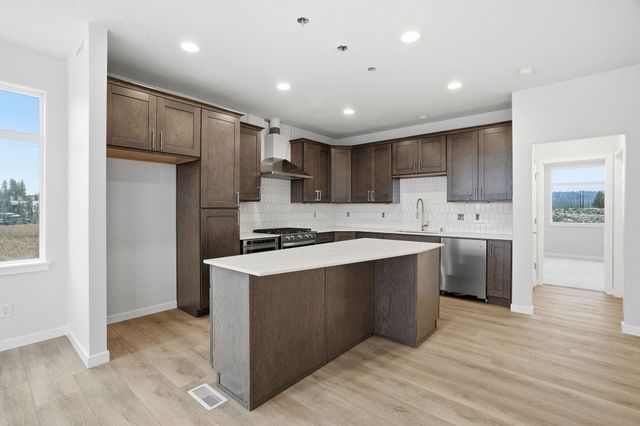 2502 W Summit Pkwy, Spokane, WA 99201