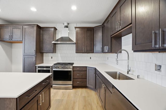 2502 W Summit Pkwy, Spokane, WA 99201