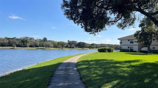 2757 Carambola Circle 1932, Pompano Beach, FL 33066