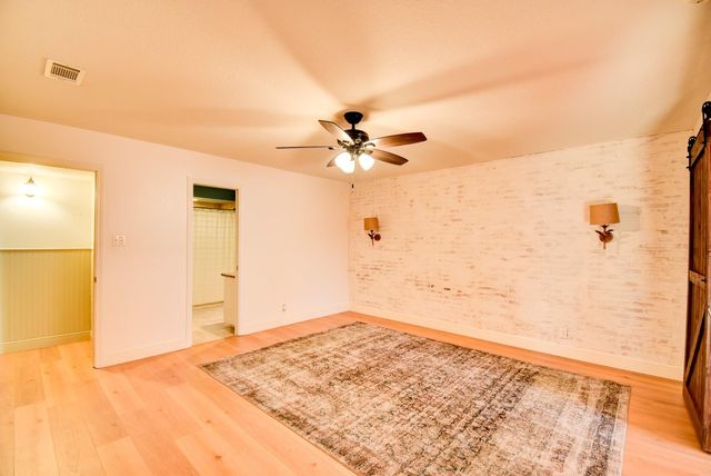 404 Huckleberry Drive, Lake Jackson, TX 77566