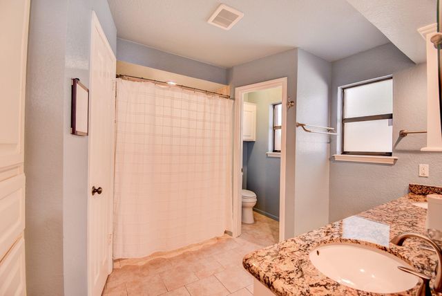 404 Huckleberry Drive, Lake Jackson, TX 77566