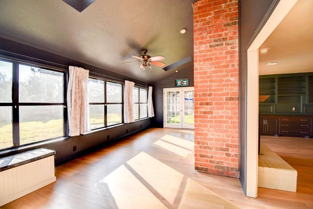 404 Huckleberry Drive, Lake Jackson, TX 77566