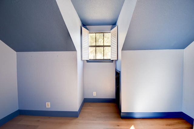 404 Huckleberry Drive, Lake Jackson, TX 77566