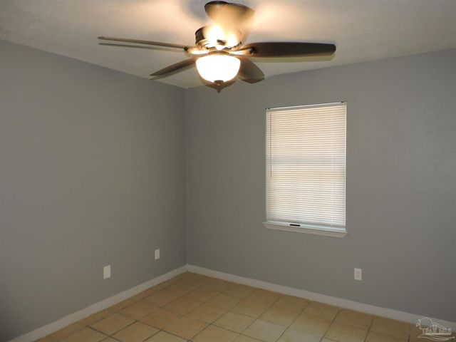 5084 Yacht Harbour Dr, Pensacola, FL 32514