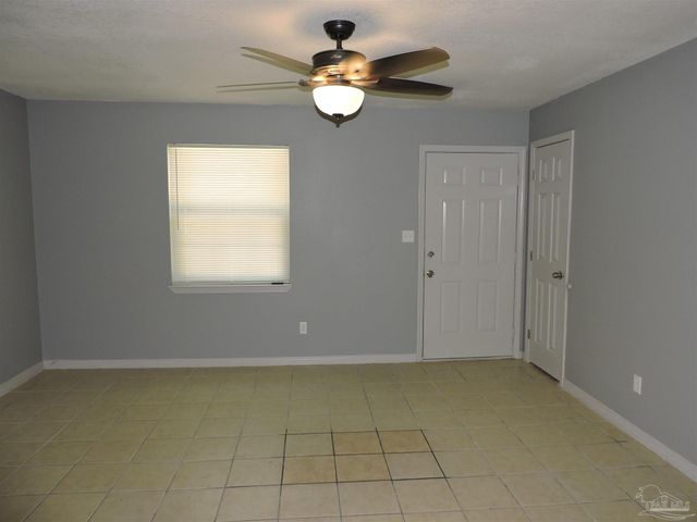 5084 Yacht Harbour Dr, Pensacola, FL 32514