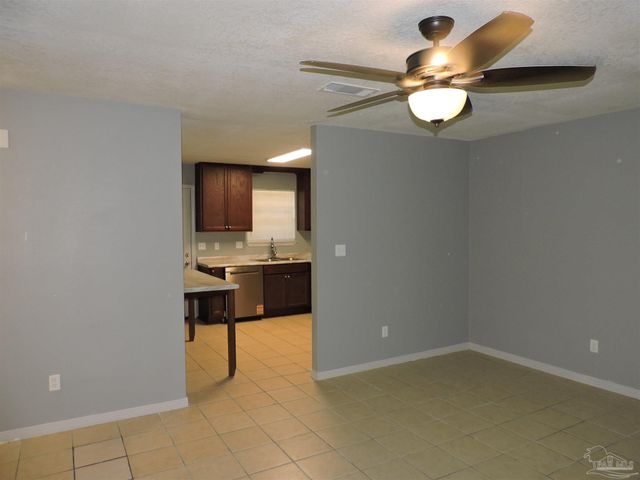 5084 Yacht Harbour Dr, Pensacola, FL 32514