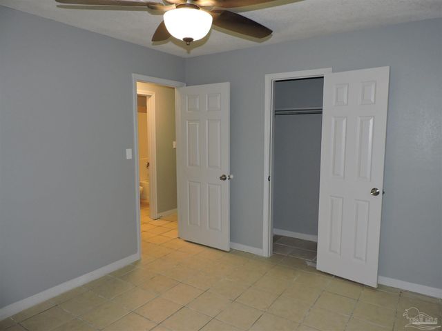 5084 Yacht Harbour Dr, Pensacola, FL 32514