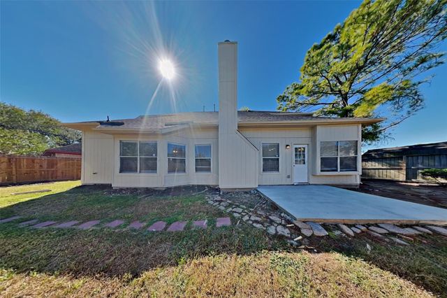 1113 Merribrook Lane, Pearland, TX 77581