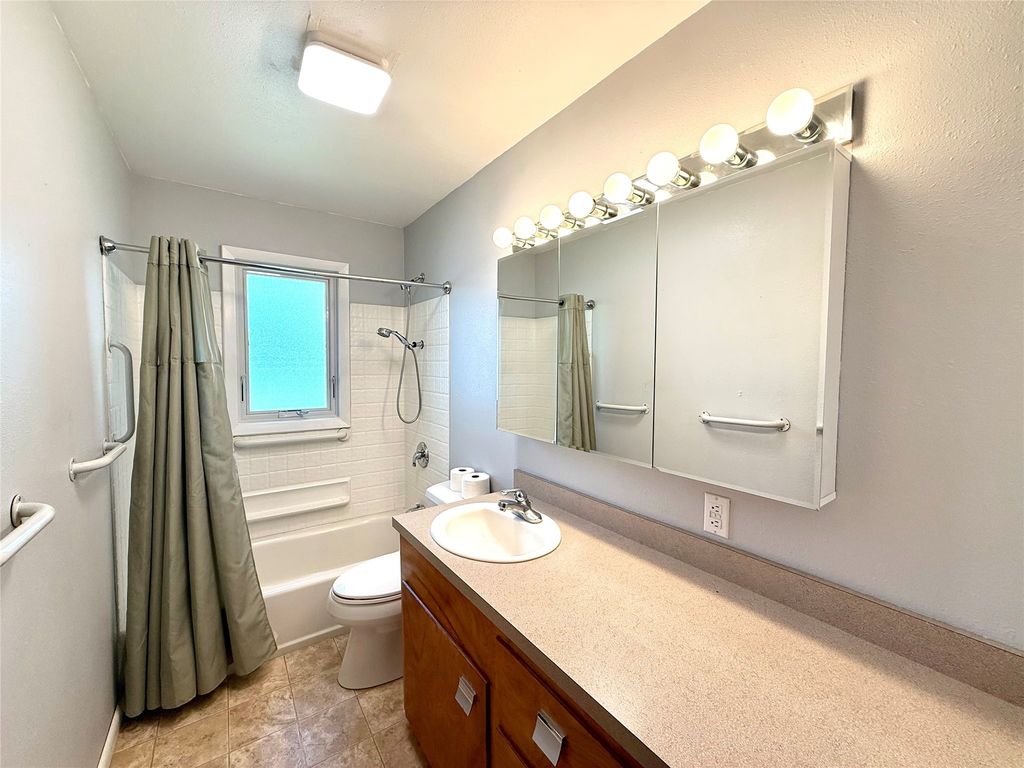 Image 10 of property listing at 815 St Marys Avenue, Deer Lodge, MT 59722