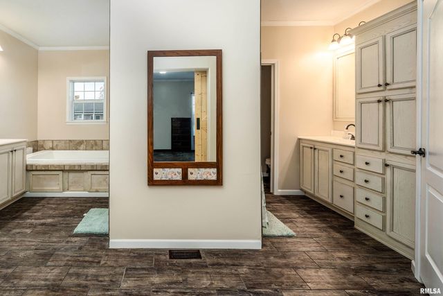 5673 Arctic Fox Drive, Carterville, IL 62918