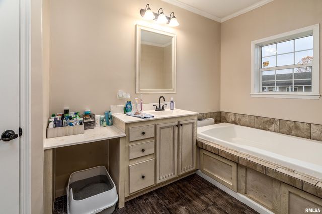 5673 Arctic Fox Drive, Carterville, IL 62918