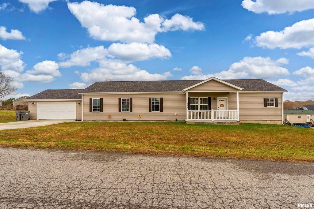 5673 Arctic Fox Drive, Carterville, IL 62918