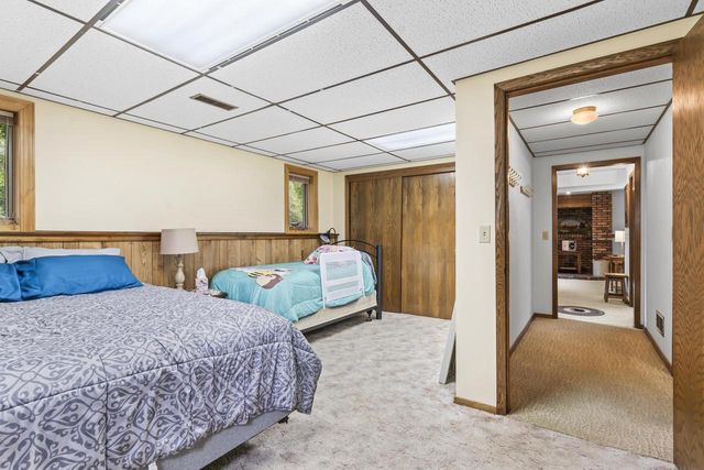 1261 GAVIN ROAD, Neenah, WI 54956