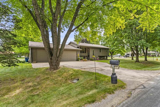1261 GAVIN ROAD, Neenah, WI 54956