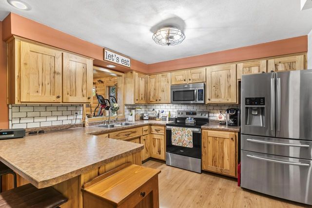 1261 GAVIN ROAD, Neenah, WI 54956