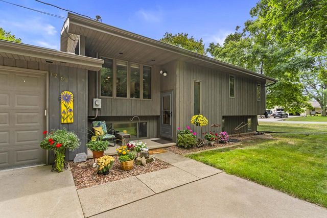1261 GAVIN ROAD, Neenah, WI 54956