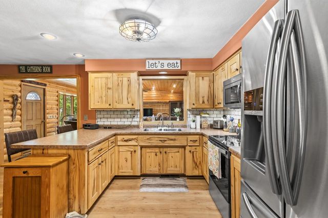 1261 GAVIN ROAD, Neenah, WI 54956