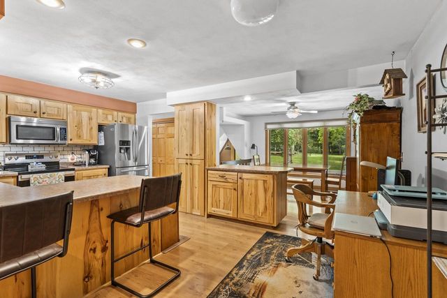 1261 GAVIN ROAD, Neenah, WI 54956
