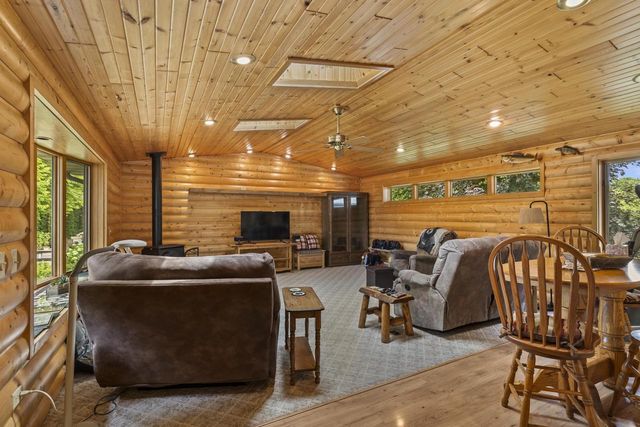 1261 GAVIN ROAD, Neenah, WI 54956