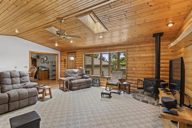1261 GAVIN ROAD, Neenah, WI 54956