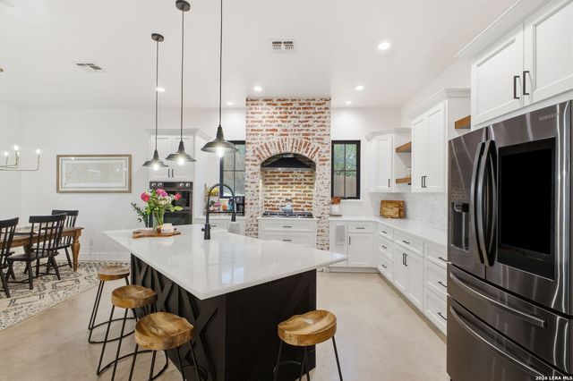 8304 Monument Oak, Boerne, TX 78015