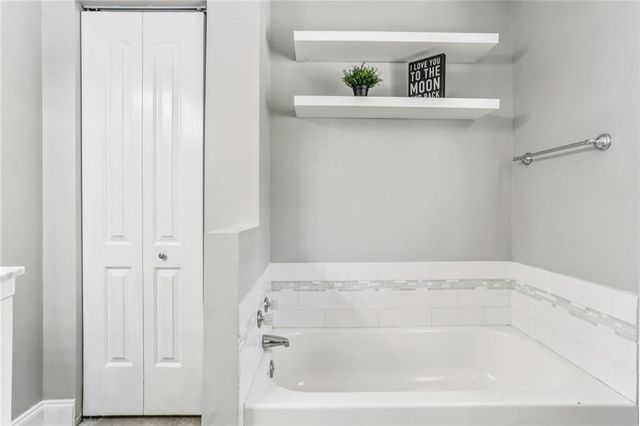 1888 La Mesa, Decatur, GA 30032