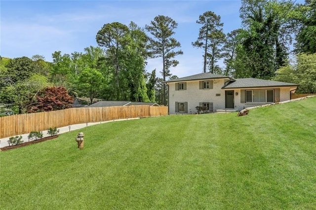 1888 La Mesa, Decatur, GA 30032