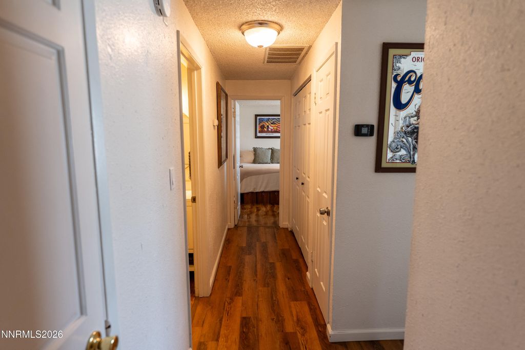 Image 15 of property listing at 6764 Honeysuckle Court, Reno, NV 89506