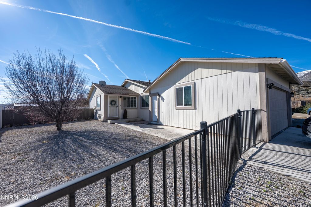 Image 3 of property listing at 6764 Honeysuckle Court, Reno, NV 89506