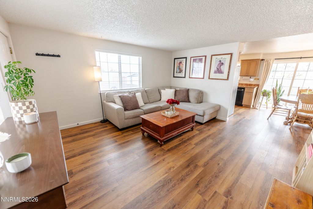 Image 9 of property listing at 6764 Honeysuckle Court, Reno, NV 89506