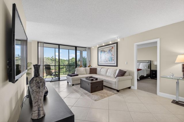 6797 Willow Wood Drive 6041, Boca Raton, FL 33434