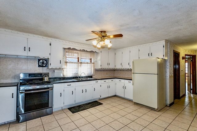 47 Jaeger Drive, Westfield, MA 01085