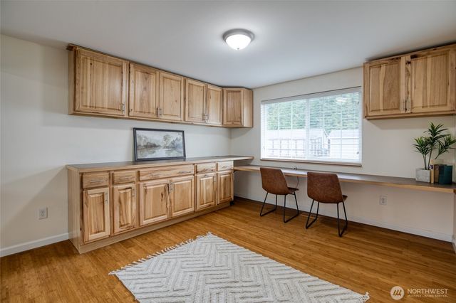 828 Ocean Avenue, Cosmopolis, WA 98595