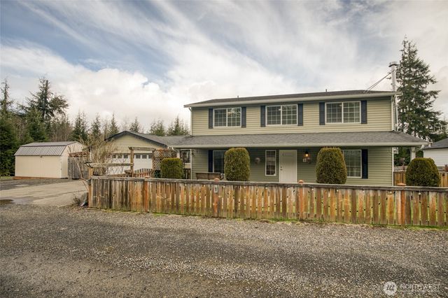 828 Ocean Avenue, Cosmopolis, WA 98595