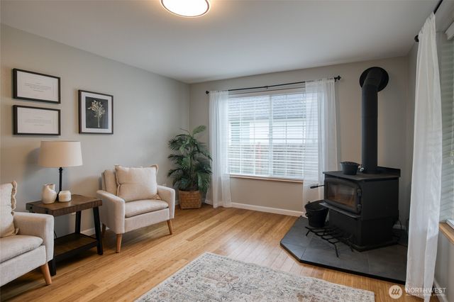 828 Ocean Avenue, Cosmopolis, WA 98595