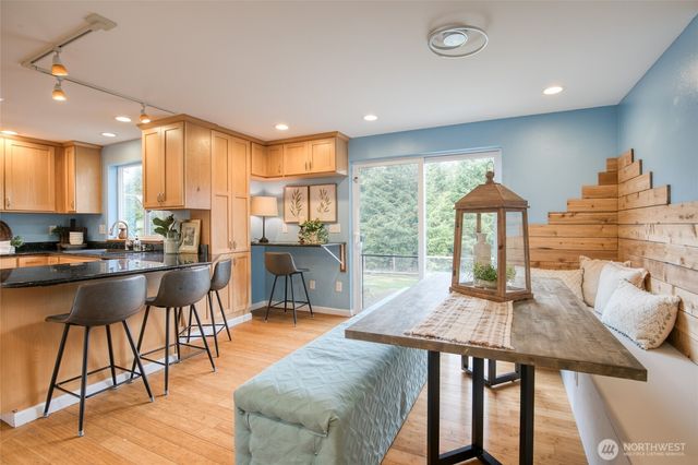 828 Ocean Avenue, Cosmopolis, WA 98595