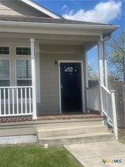 203 Palmwood Drive B, Victoria, TX 77901