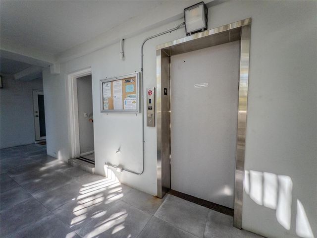 2430 NE 135th Street 302, North Miami, FL 33181