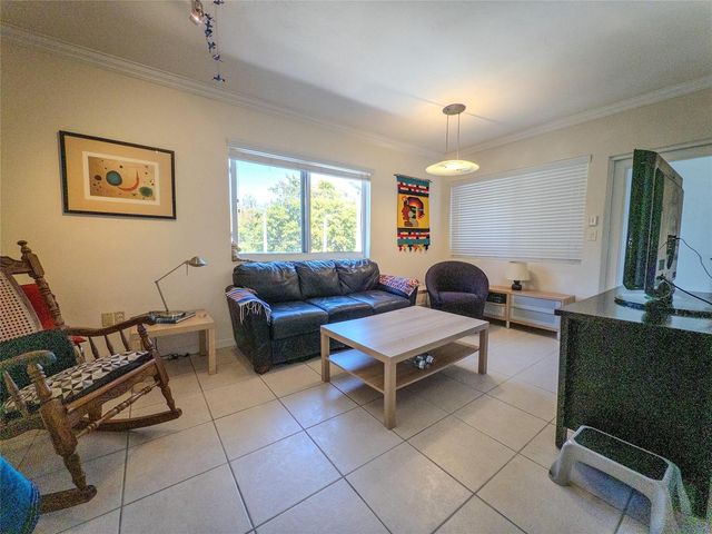 2430 NE 135th Street 302, North Miami, FL 33181