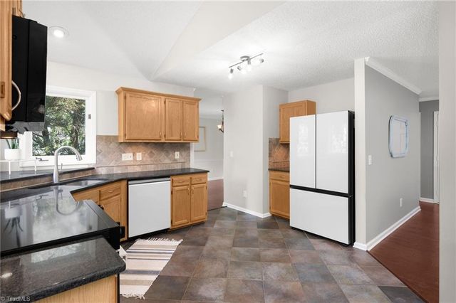 201 Saint Regis Lane, Kernersville, NC 27284