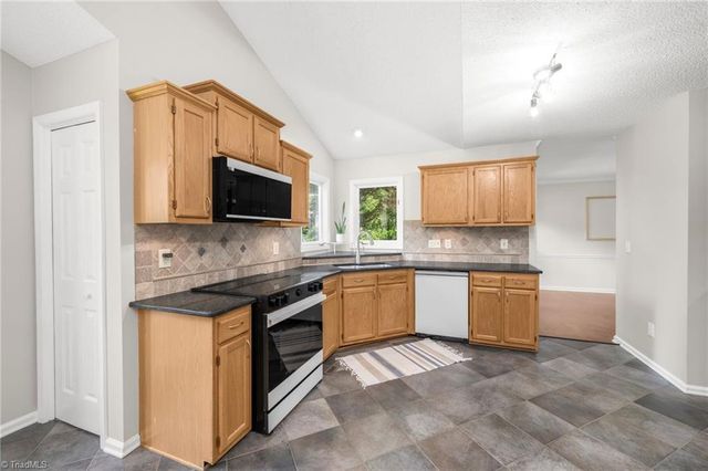 201 Saint Regis Lane, Kernersville, NC 27284