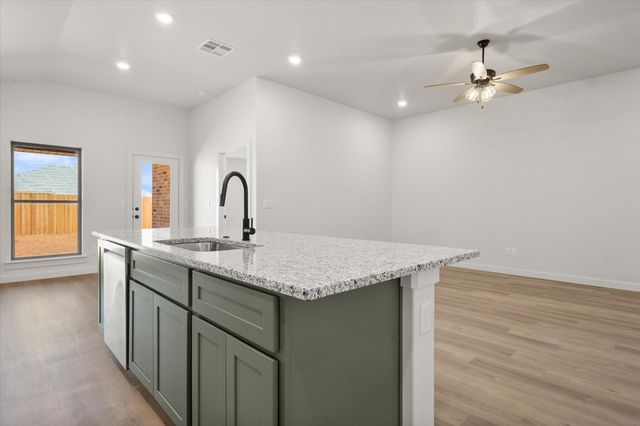 2422 Aberdeen Avenue, Wolfforth, TX 79382