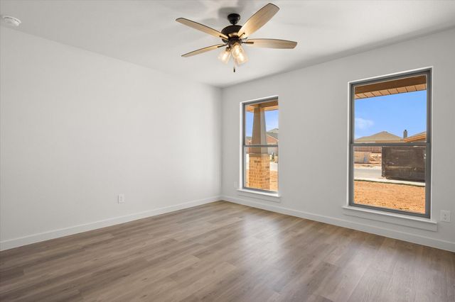 2422 Aberdeen Avenue, Wolfforth, TX 79382