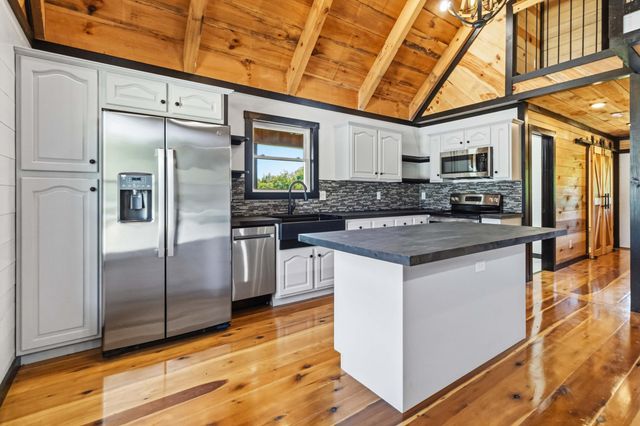 495 Pumpkin Crk Circle, Jamestown, KY 42629
